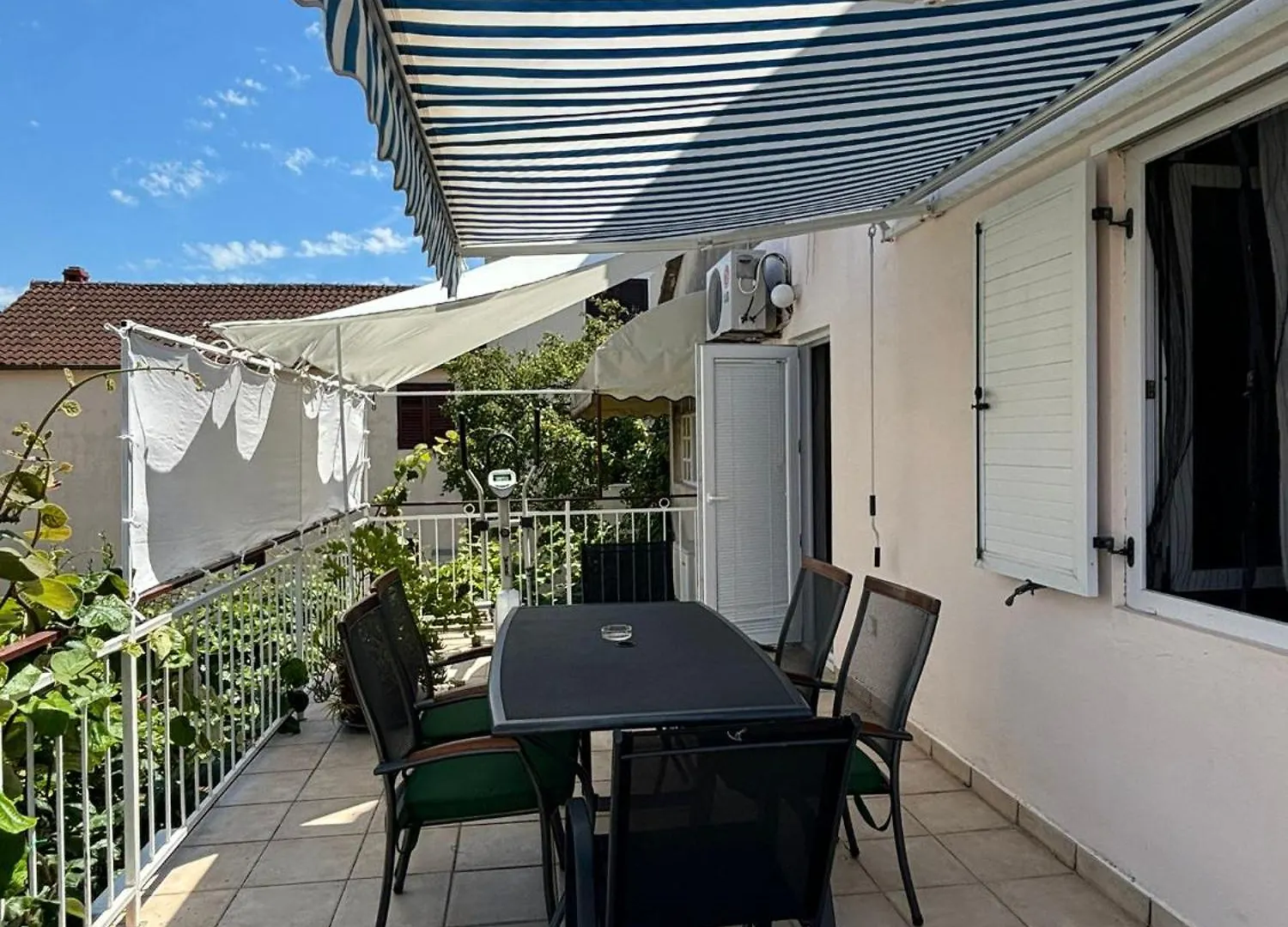 Appartement Apartmani Dalmacija Biograd Na Moru